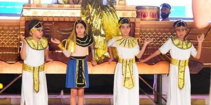 مدارس النيل الدولية بدمياط تحتفل بخريجيها بعروض فنية تربوية  - عرب فايف