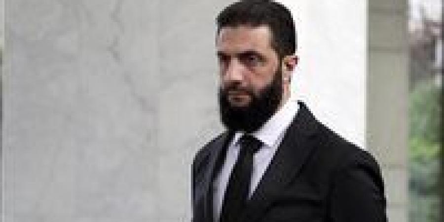 بدأت باعتقال فلسطينيين.. خطوات الشرع لكسب ثقة ترامب ورفع العقوبات عن سوريا - عرب فايف