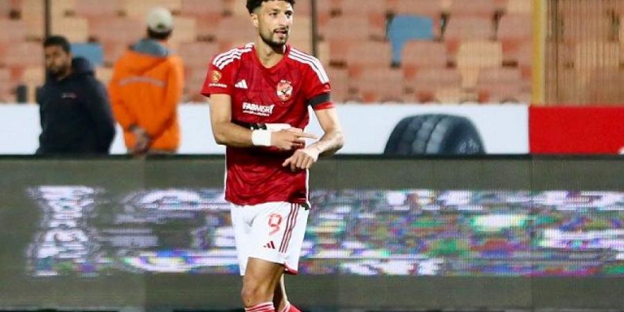 من ضربة ثابتة.. وسام أبو علي يضيف الهدف الثالث فى شباك المصري- شاهد - عرب فايف