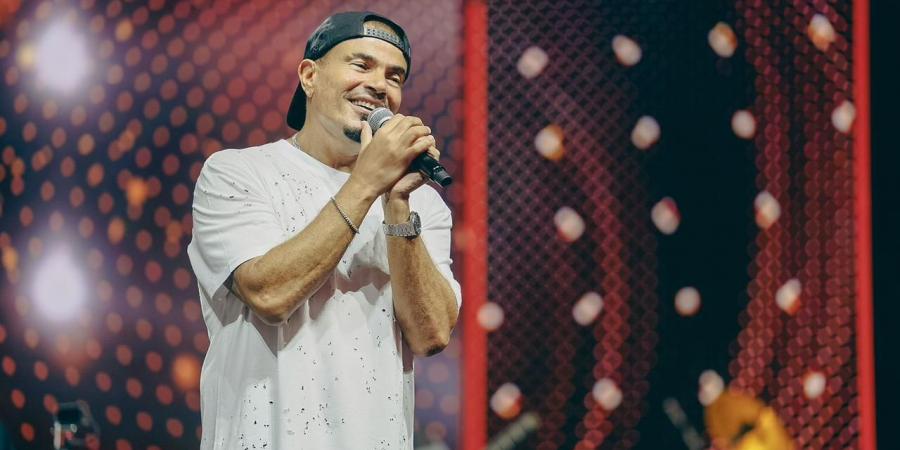 عمرو دياب يشعل "الارينا" في أعلى حضور جماهيري بالكويت - عرب فايف