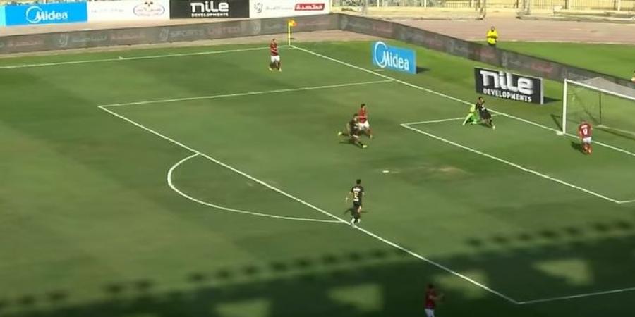 الدوري المصري الممتاز: ناصر منسي يسجل الهدف الأول للزمالك في مرمى سيراميكا كليوباترا في الدقيقة 14 بعد خطأ فادح من محمد بسام - عرب فايف