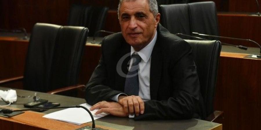 قاسم هاشم: واهم من يعتقد لبرهة ان انسحاب إسرائيل من الجنوب مرتبط بسحب سلاح حزب الله - عرب فايف