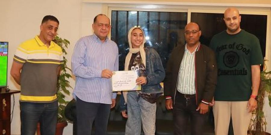 الجياد يكرم بنات اليد مواليد 2010 - عرب فايف