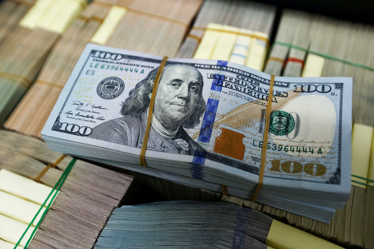 ارتفاع أسبوعي مفاجئ.. سعر ١٠٠ دولار في العراق اليوم في السوق السوداء بيع وشراء بغداد وأربيل 5 ارتفاع أسبوعي مفاجئ.. سعر ١٠٠ دولار في العراق اليوم في السوق السوداء بيع وشراء بغداد وأربيل