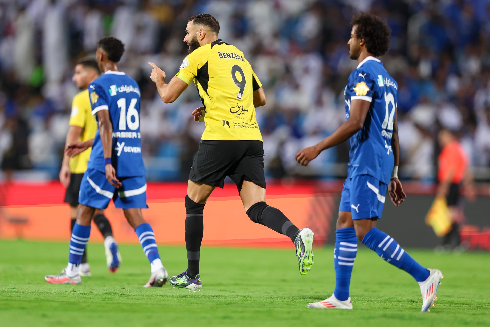 كلاسيكو سعودي عالمي.. تشكيل مباراة الهلال والاتحاد المتوقع اليوم والقنوات الناقلة في ربع نهائي كأس الملك 5 كلاسيكو سعودي عالمي.. تشكيل مباراة الهلال والاتحاد المتوقع اليوم والقنوات الناقلة في ربع نهائي كأس الملك