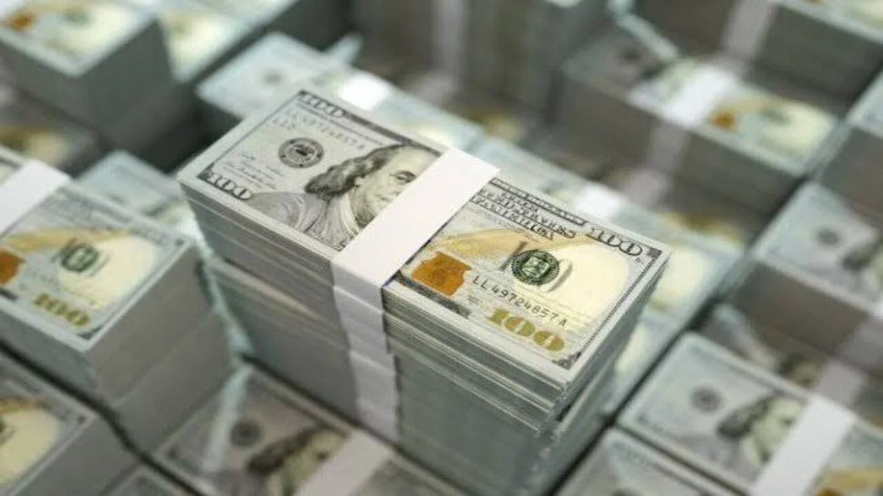 تباين الأسواق.. سعر ١٠٠ دولار في العراق اليوم في السوق السوداء بيع وشراء في بغداد وأربيل 5 تباين الأسواق.. سعر ١٠٠ دولار في العراق اليوم في السوق السوداء بيع وشراء في بغداد وأربيل