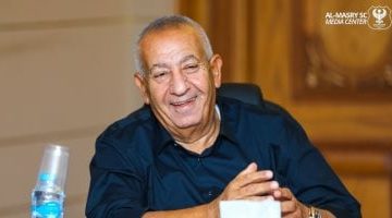 اجتماع محافظ بورسعيد مع مجلس المصرى لبحث استقالة كامل أبو على
