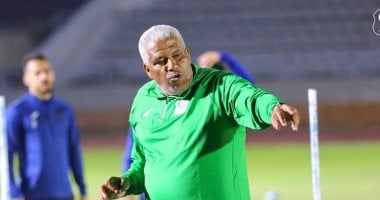 ميمي عبد الرازق يعمل على تصحيح الأخطاء الدفاعية قبل مباراة المصري ضد البنك الأهلي