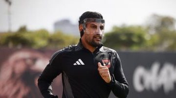 الأهلي يضم يحيى عطية الله والدبيس لمواجهة فاركو في مباراة اللقب الحاسمة