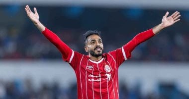 كهربا يقود دفعة الرياضيين العائدين من ليبيا 5 كهربا يقود دفعة الرياضيين العائدين من ليبيا