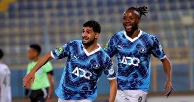 إبراهيم عادل يخطف الأنظار بتسجيله هدف بيراميدز الأول ضد الزمالك بعد خطأ عواد 5 إبراهيم عادل يخطف الأنظار بتسجيله هدف بيراميدز الأول ضد الزمالك بعد خطأ عواد
