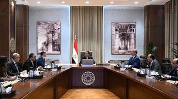 رئيس الوزراء يعزز جهود الحكومة في تحويل مثانة السيارات للعمل بالغاز الطبيعي