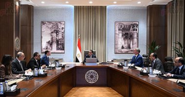 رئيس الوزراء يعزز جهود الحكومة في تحويل مثانة السيارات للعمل بالغاز الطبيعي 5 رئيس الوزراء يعزز جهود الحكومة في تحويل مثانة السيارات للعمل بالغاز الطبيعي