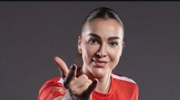 تاتيانا بوكان تودع طائرة سيدات الأهلي