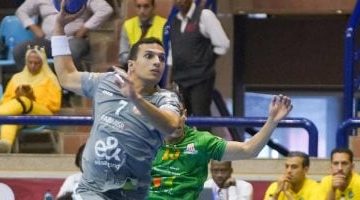 عبد العزيز إيهاب يتألق في نهائي كؤوس أفريقيا لليد أمام درب سلطان المغربي