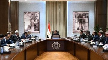 لقاء رئيس الوزراء مع وفد أكسفورد: تعاون أكاديمي مرتقب