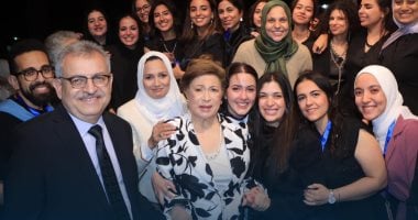 عودة الدكتورة نوال الدجوي: أناقة وصحة بعد أزمة أحفادها 5 عودة الدكتورة نوال الدجوي: أناقة وصحة بعد أزمة أحفادها