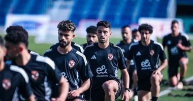 ريبيرو يقدم شرحًا للاعبي الأهلي حول مستجدات قانون كرة القدم
