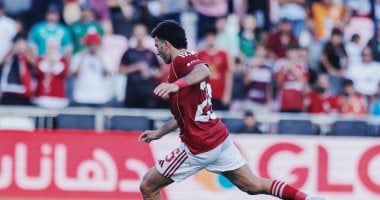 ريبيرو يختار بين طاهر وزيزو لقيادة الجناح الأيمن في بداية مونديال الأندية للأهلي