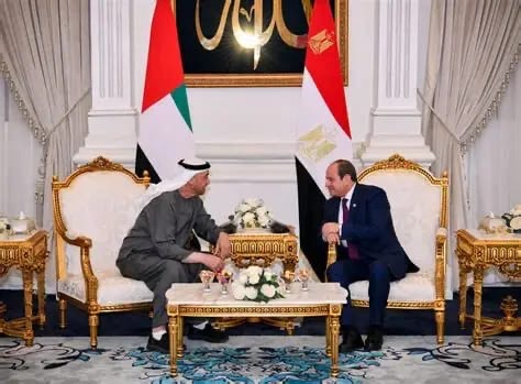 زيارة الشيخ محمد بن زايد آل نهيان إلى مصر: تعزيز العلاقات والتعاون الرسمي