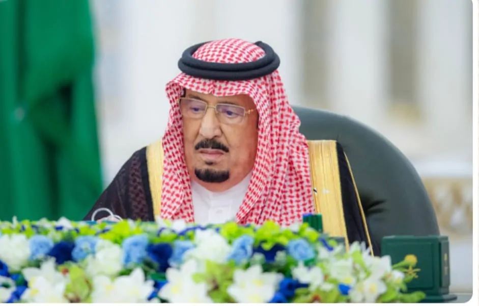الملك السعودي يرأس اجتماع مجلس الوزراء.