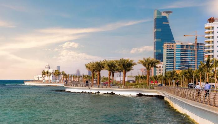 السعودية في قبضة العواصف: تحذيرات من أمطار غزيرة وسيول خطيرة