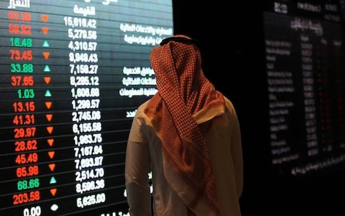 تباين أسواق المال: بورصة قطر تتراجع بينما تسجل البحرين ومسقط ارتفاعًا