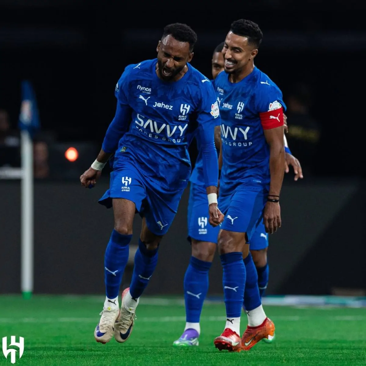 الهلال يسطع في «أرينا» ويحقق انتصاراً مثيراً في الرياض