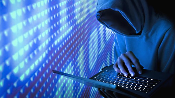 من التفاعل الإيجابي إلى الأزمات: رحلة شبكات التواصل الاجتماعي