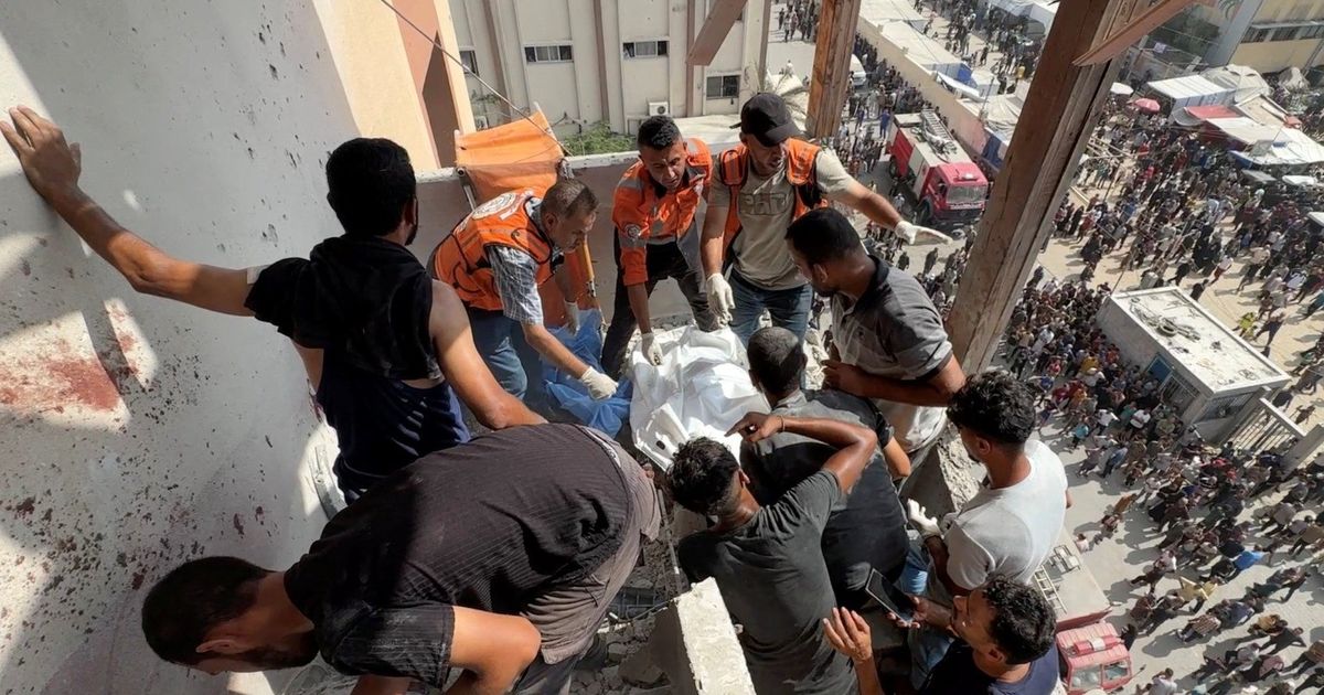 السعودية تدين الهجمات على فرق الإغاثة والإعلام في غزة