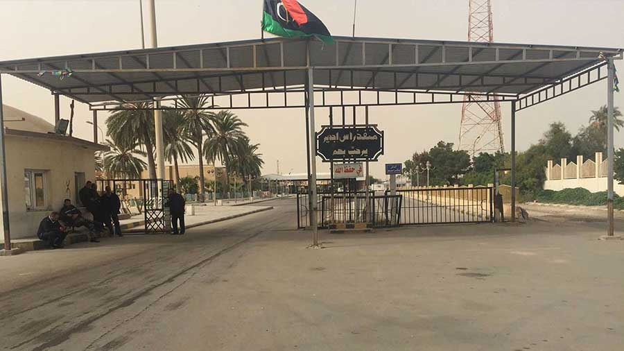 استئناف حركة العبور في منفذ رأس جدير: معلومات حيوية للمسافرين