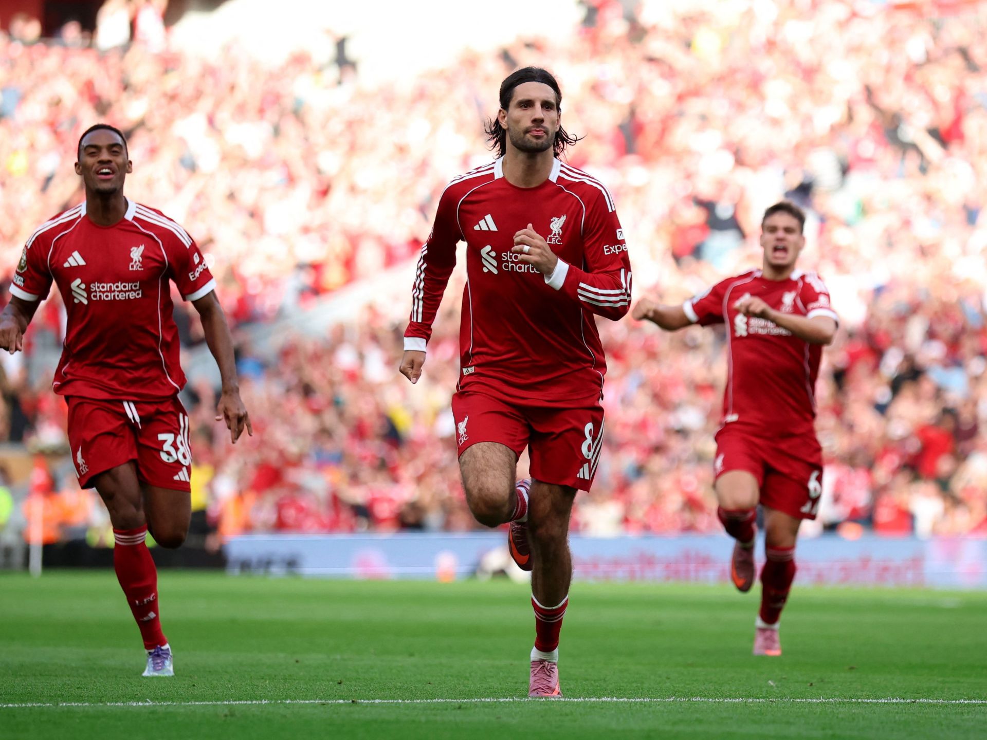 ليفربول يحقق فوزاً ثميناً على أرسنال في مواجهة الدوري الإنجليزي!