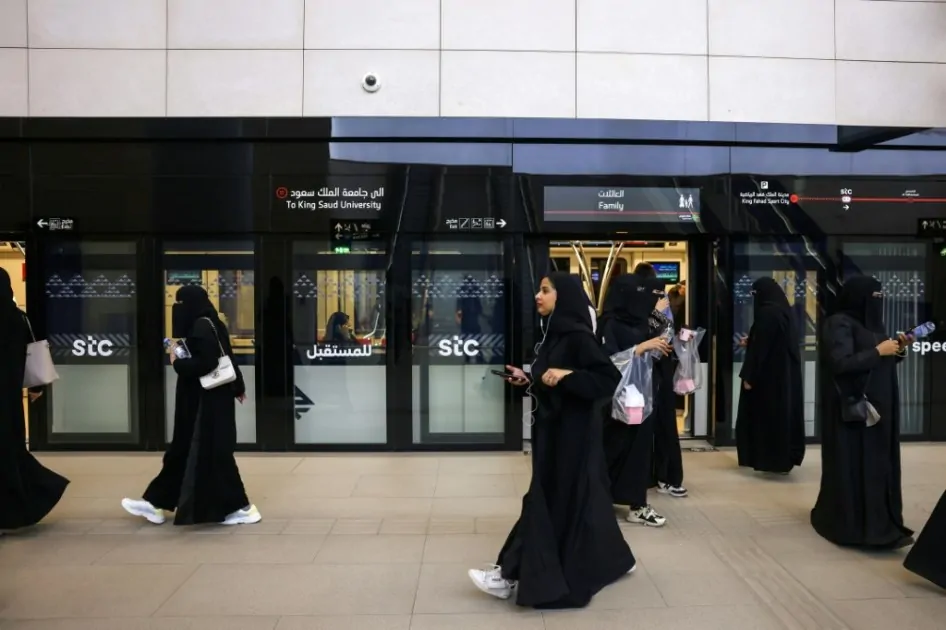 مترو الرياض: جسر للتواصل وتعزيز الوحدة الاجتماعية في المملكة