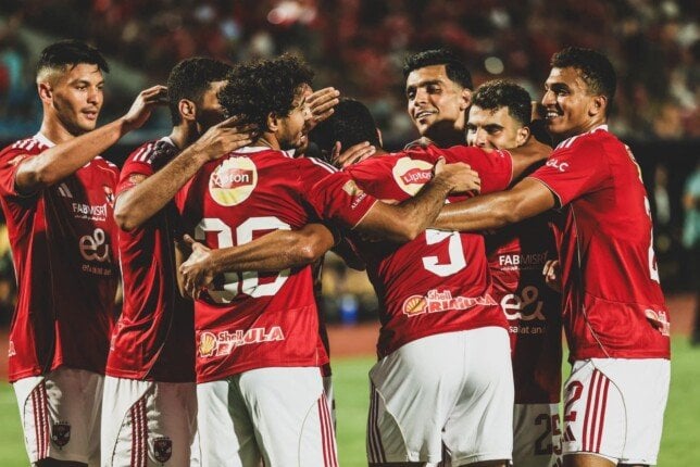 الأهلي يواجه غزل المحلة في قمة الدوري الممتاز