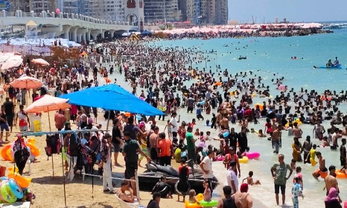 الإسكندرية: صيف 2025 يستقبل 3.2 مليون زائر مع اكتظاظ كامل على الشواطئ