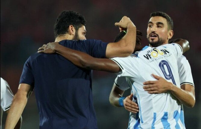 الكرتي يمنح بيراميدز التفوق على الأهلي في الشوط الأول