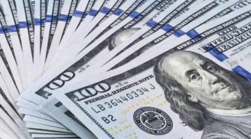 تغيرات سعر الدولار أمام الجنيه قبل قرارات البنك المركزي المصري