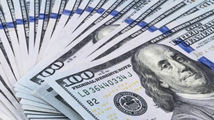 تغيرات سعر الدولار أمام الجنيه قبل قرارات البنك المركزي المصري