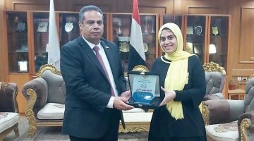 تكريم طالبة كفر الشيخ الفائزة بالمركز الثاني في مشروع ‘Edu Play’