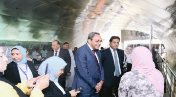جولة محافظ قنا ونائبه في معرض التراث الحرفي بالمتحف القومي للحضارة