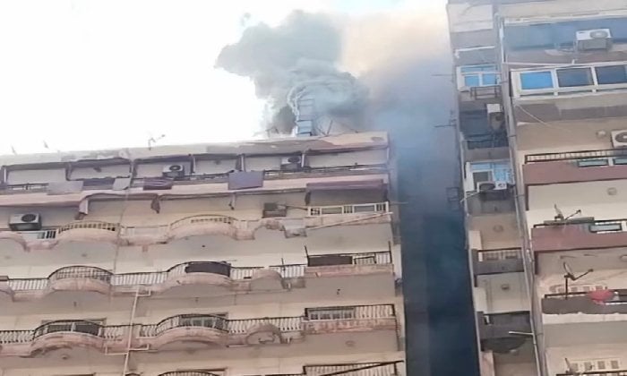 اشتعال نيران في مطعم شهير بالمندرة دون وقوع إصابات