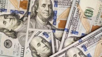 خسارة الدولار بعد إقالة ليزا كوك من الاحتياطي الفيدرالي