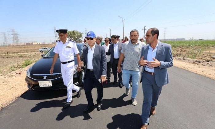 رصف طريق روينة: خطوة جديدة في خطة كفرالشيخ الاستثمارية