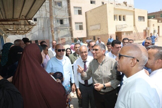 جولة محافظ الجيزة في مستشفى أطفيح المركزي: تعزيز الرعاية الصحية