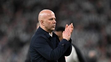 سلوت يثني على أداء لاعبي ليفربول بعد انتصارهم الشاق على نيوكاسل