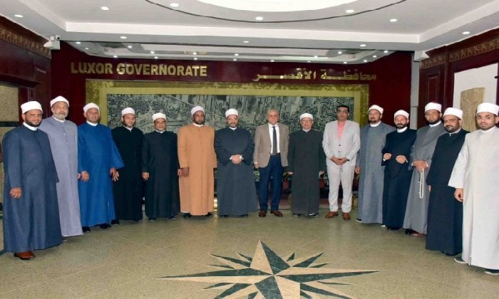 قافلة الوعظ من الأزهر الشريف تلتقي محافظ الأقصر