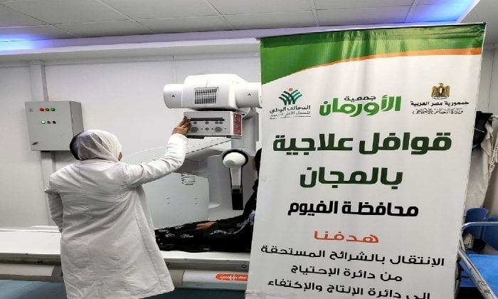 قافلتان طبيتان تصلان لمستحقي الرعاية في محافظة الفيوم
