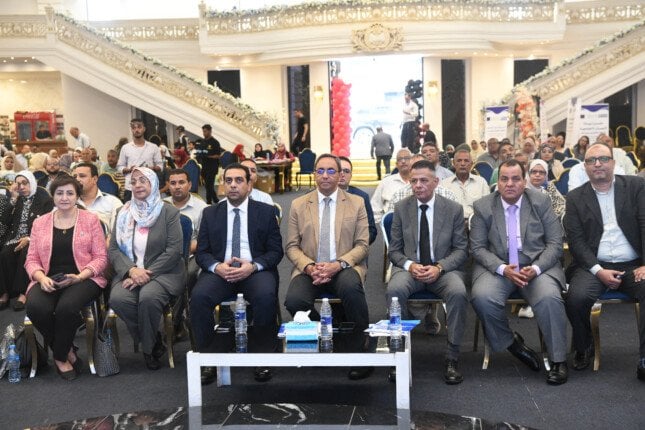 محافظ قنا يشارك في المنتدى الإقليمي لريادة الأعمال