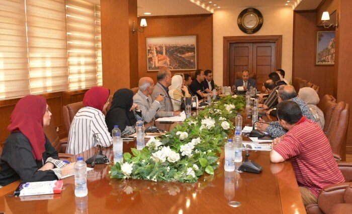 مسؤول بورسعيد يناشد بسرعة صرف مستحقات المعلمين المالية