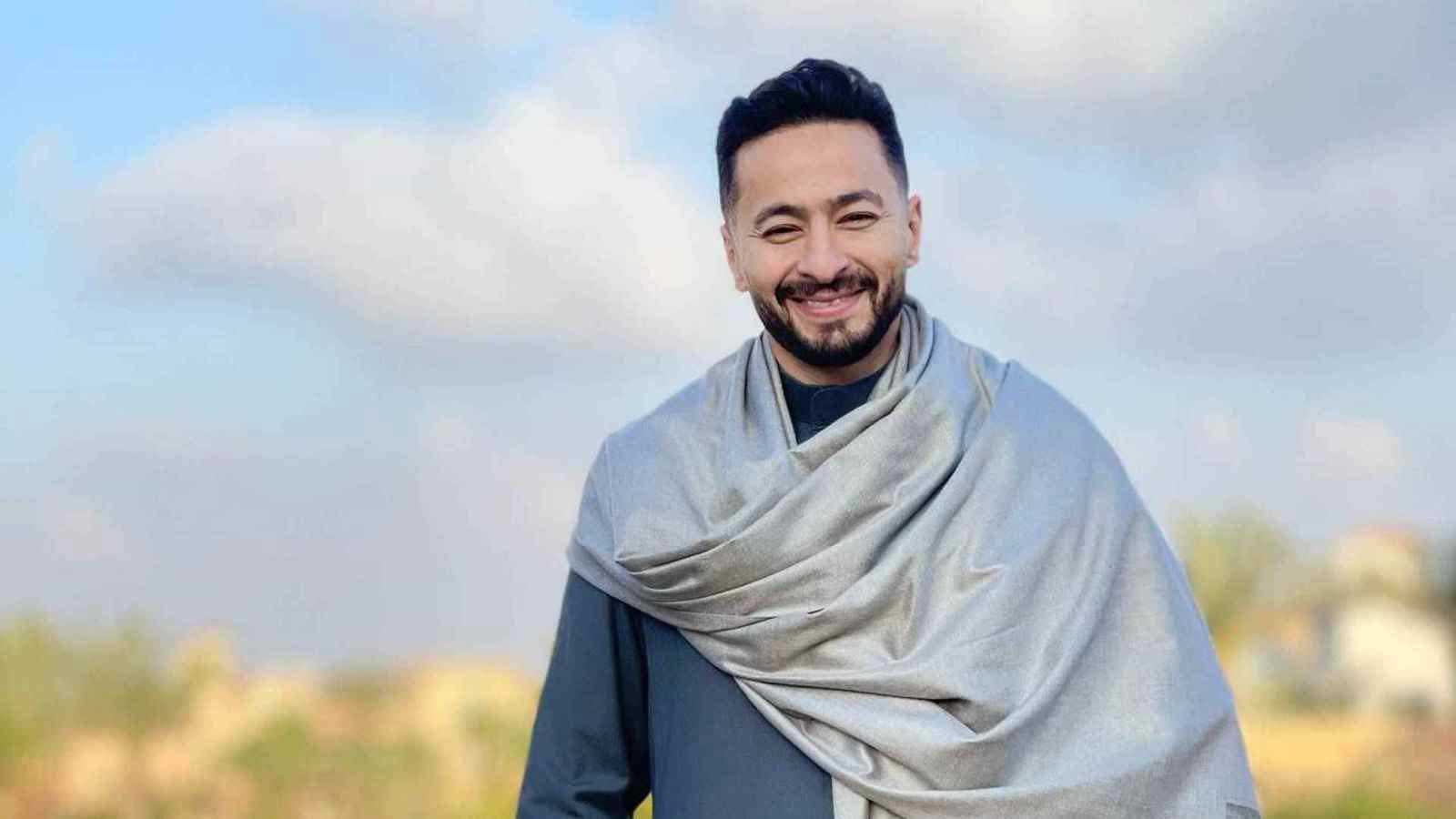 حمادة هلال يسوي الأمور مع خادمته بعد حادثة السرقة